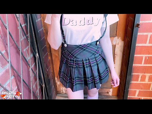 ❤️ Schoolgirl Sucks tagħha Dick profondament u fucks minflok klassijiet. Video tal-ħakk f'mt.libporno.ru