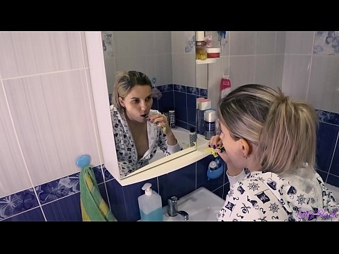 ❤️ Hack ma 'żgħażagħ fil-piġami truf orali cum fil-ħmar - letty iswed Video tal-ħakk f'mt.libporno.ru